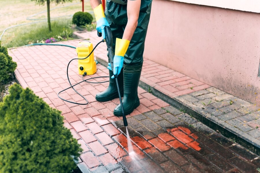 Pressure washing interlocking